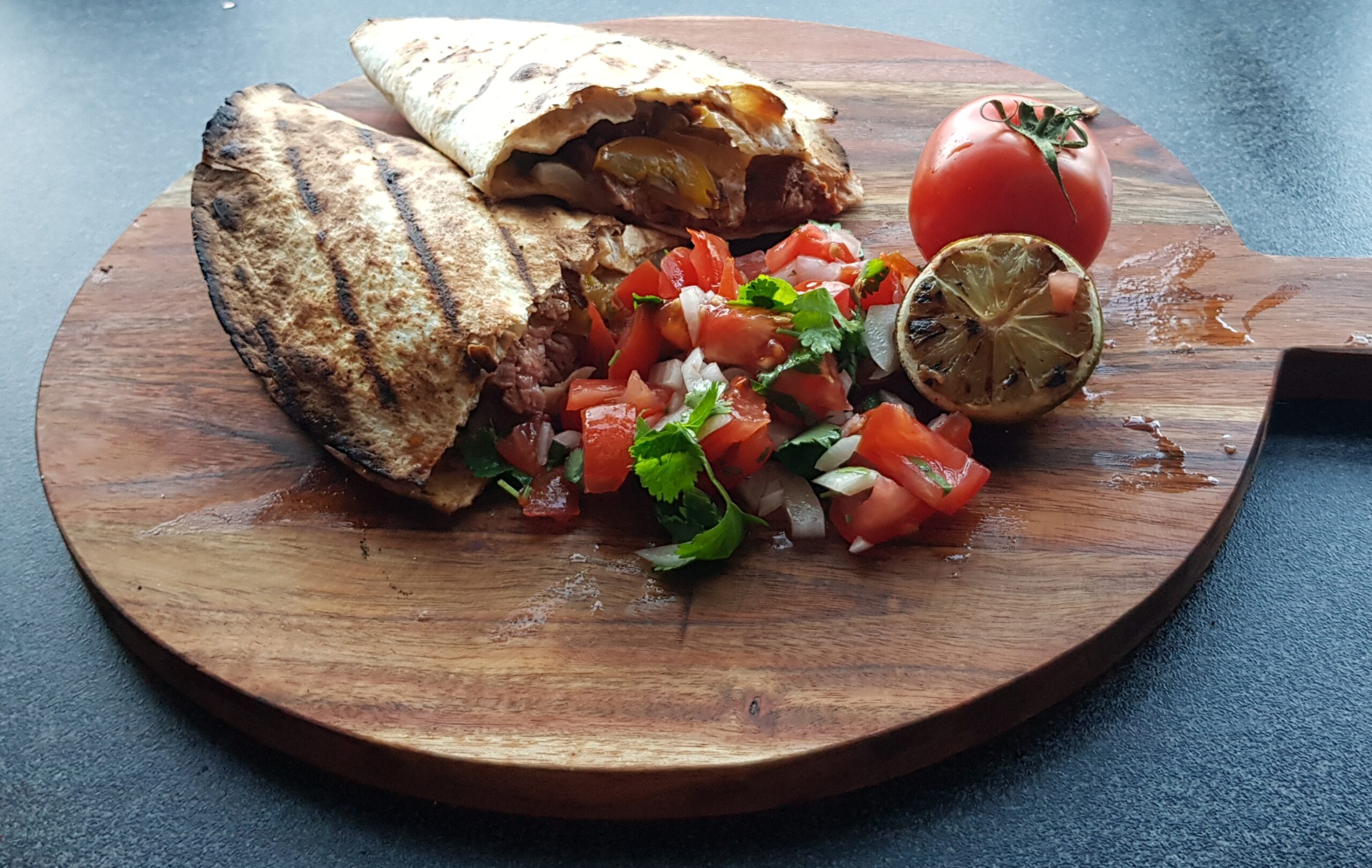 Bavette mex-style met picco de gallo en tortilia’s.