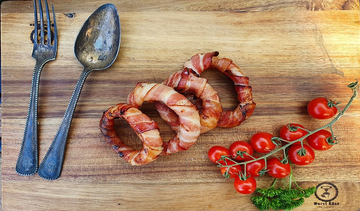 Uienringen omwikkeld met bacon